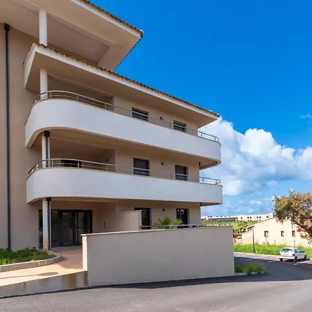 Les Vagues D'agosta Apartment